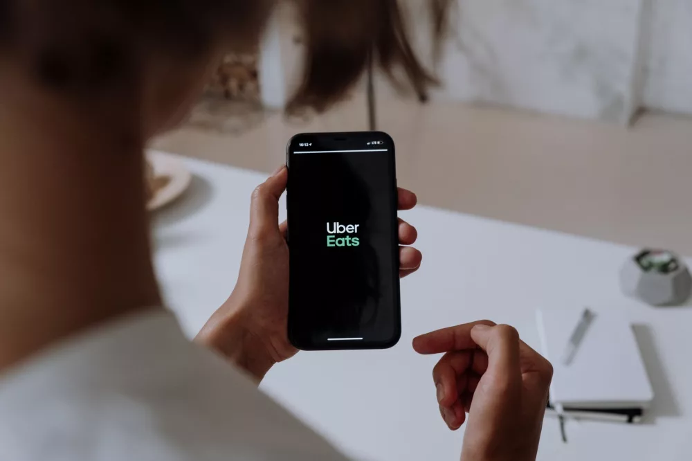 Beyond the Orange Icon: Exploring the Best Apps Like DoorDash for Food Delivery